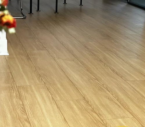 越來(lái)越多人不裝 木地板 了 建議學(xué)年輕人的做法,美觀無(wú)甲醛